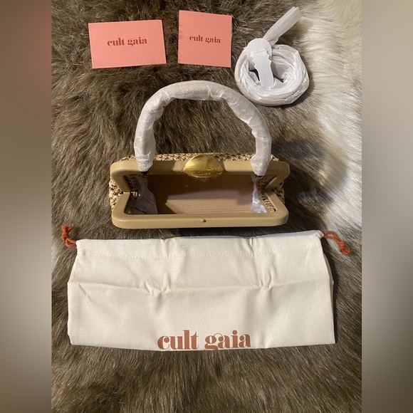 Cult Gaia Sand Woven Clutch. New Without Box. - Picture 4 of 4